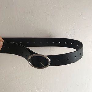 Belt with many belt holes